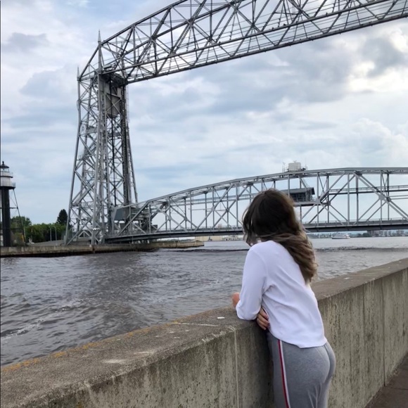 Meet your Posher, Anna - Picture 3 of 3